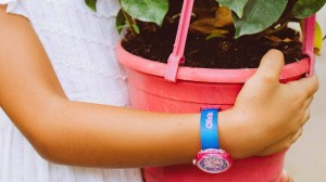 Swatch Your Cool Feather Plastic Lila | HIECFT-105